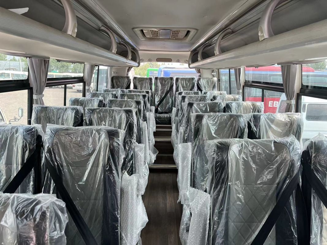 6908 Gebruikte bus 39 zitplaatsen Coachbussen met handgeschakelde versnellingsbak en afmetingen 12000*2550*3890