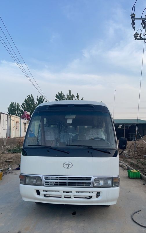 30 zitplaatsen Tweedehands Toyo ta Coaster Bus in goede staat Bussen Bussen met EURO 3 emissie