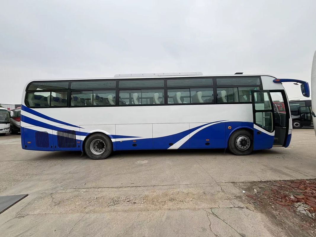 Goedkope motor met een capaciteit van 6-8 liter Gebruikte bus 24-65 zitplaatsen Linksrijden