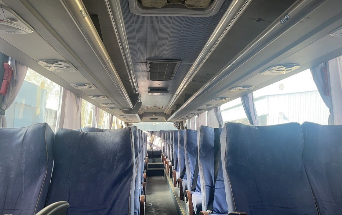 70 zitplaatsen Bus Bus Luxe Tour Passagiersbus met LHD-stuur en ruim interieur