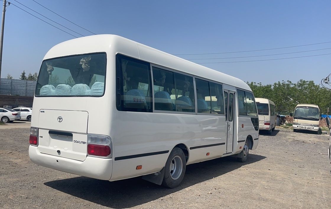 Gebruikte Toyota Coaster Bus met EURO 3 emissie en handgeschakelde transmissie in goede staat