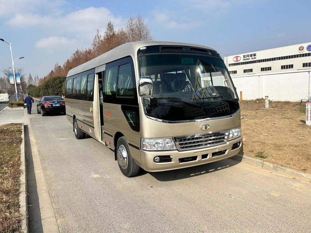 Yuchai Motor 30 zitplaatsen Mudan Commuter Bus Diesel RHD en LHD Bestuurder 100km/h Maximale snelheid