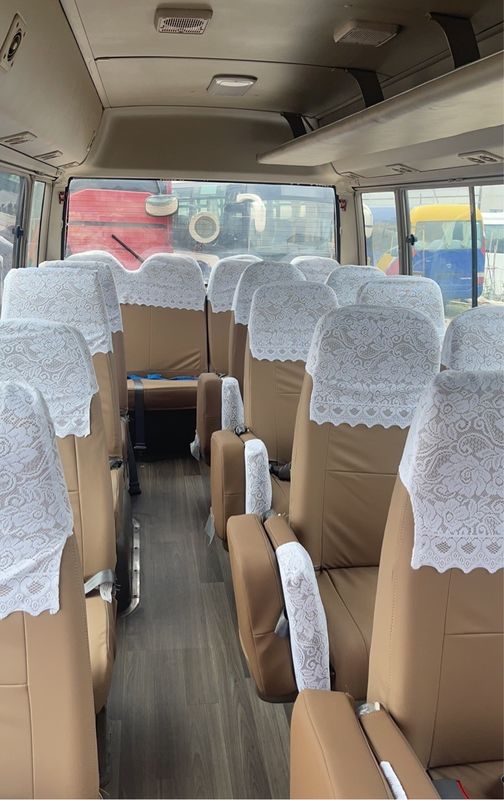6-8L motorvermogen Linksgestuurde Toyota Coaster Bus Hoog opgeknapt Gebruikt Euro 3