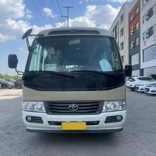 2023 Model Benzine Toyota Coaster Bus 30 zitplaatsen Motorcapaciteit 4L 7005*2040*2785mm
