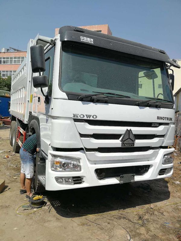 Gebruikte Sinotruck Howo 10 wiel 25 ton meter 20 kubieke dump tipper truck Euro 3 handmatige AC