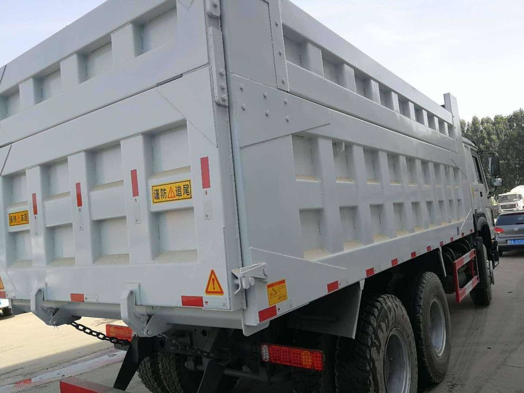 Gebruikte Sinotruck Howo 10 wiel 25 ton meter 20 kubieke dump tipper truck Euro 3 handmatige AC