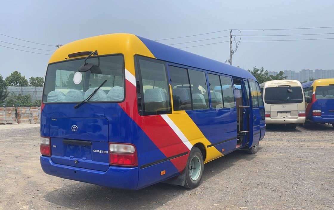 30 zitplaatsen diesel Toyo Ta Coaster minibus met luxe ontwerp en brandstofzuinigheid