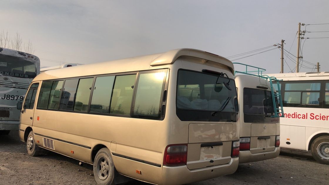 Japan Toyo ta Coaster 30 zitplaatsen LHD Bus met DF5S410 versnellingsbak en maximale snelheid 91 110 km/h