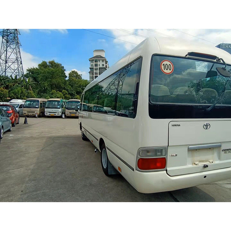 30 zitplaatsen Tweedehands Toyota Coaster Bus in goede staat en 7005*2040*2785 band 9.00R20