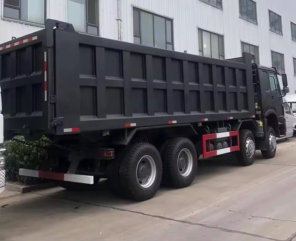 8x4 400 pk 12 wielen 50 60 ton dumptrucks met een tank van 400-500 liter