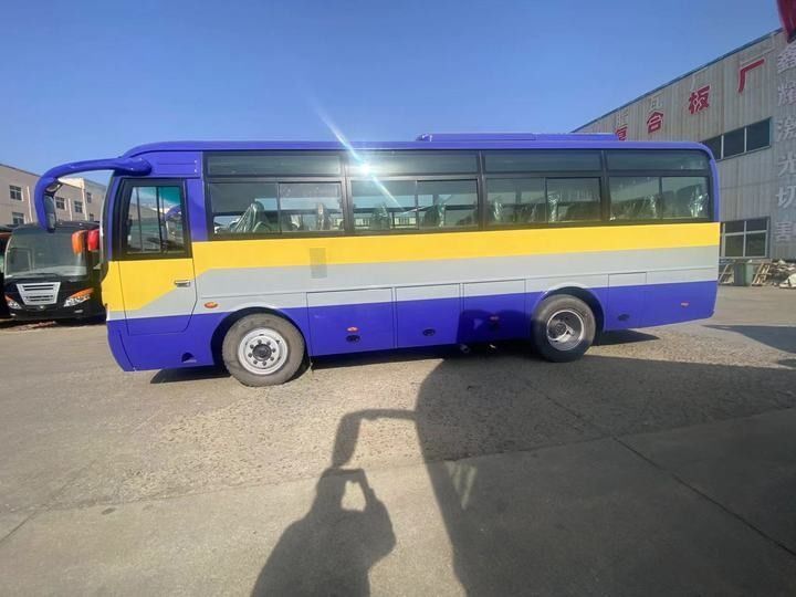 7m 35 zitplaats voormotor gebruikte bus LHD stuurpositie en maximale snelheid 71-90 km/h