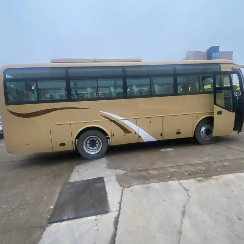 7m 35 zitplaats Voormotor Gebruikte bus Bus Links stuur 8.4L verplaatsing
