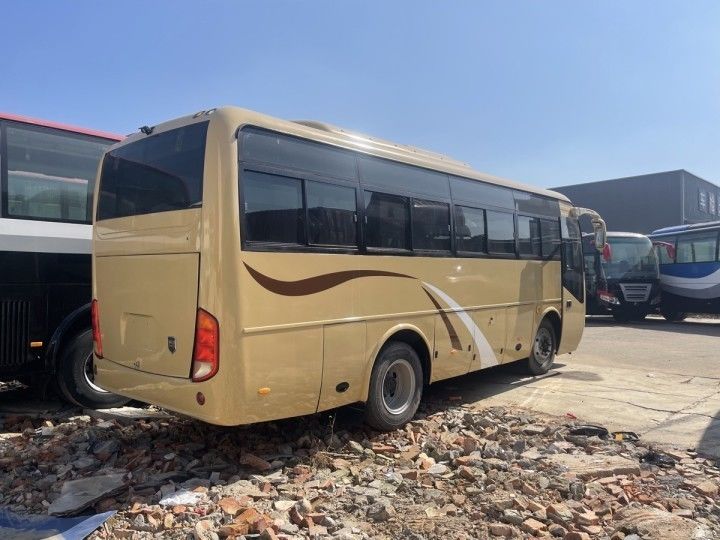 7m 35 zitplaats Voormotor Gebruikte bus Bus Links stuur 8.4L verplaatsing
