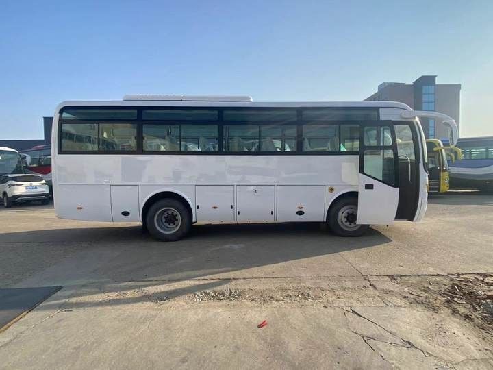 7m 35 zitplaats voormotor gebruikte bus handgeschakelde transmissie maximale snelheid 71 90 km/h