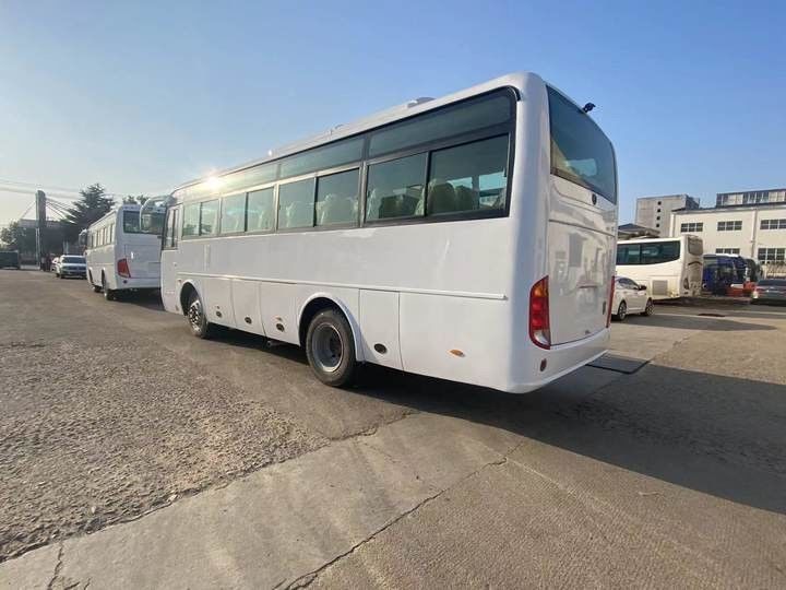 7m 35 zitplaats voormotor gebruikte bus handgeschakelde transmissie maximale snelheid 71 90 km/h