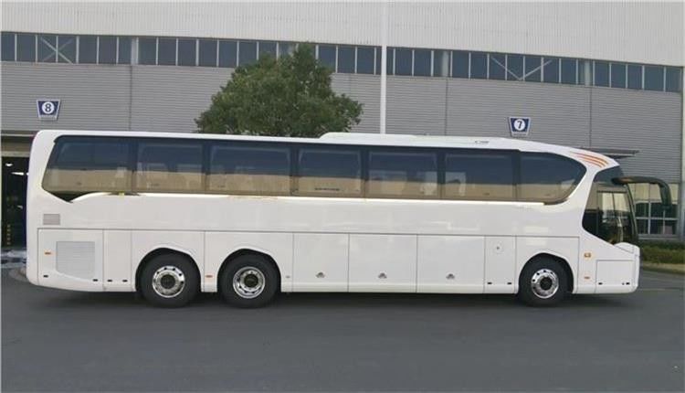 70 1 Passagier 13m Links stuur Coach Bus brandstof Dieselmotor Vermogen 4-6L