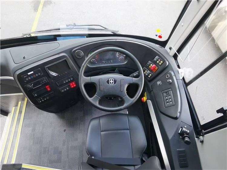 70 1 Passagier 13m Links stuur Coach Bus brandstof Dieselmotor Vermogen 4-6L