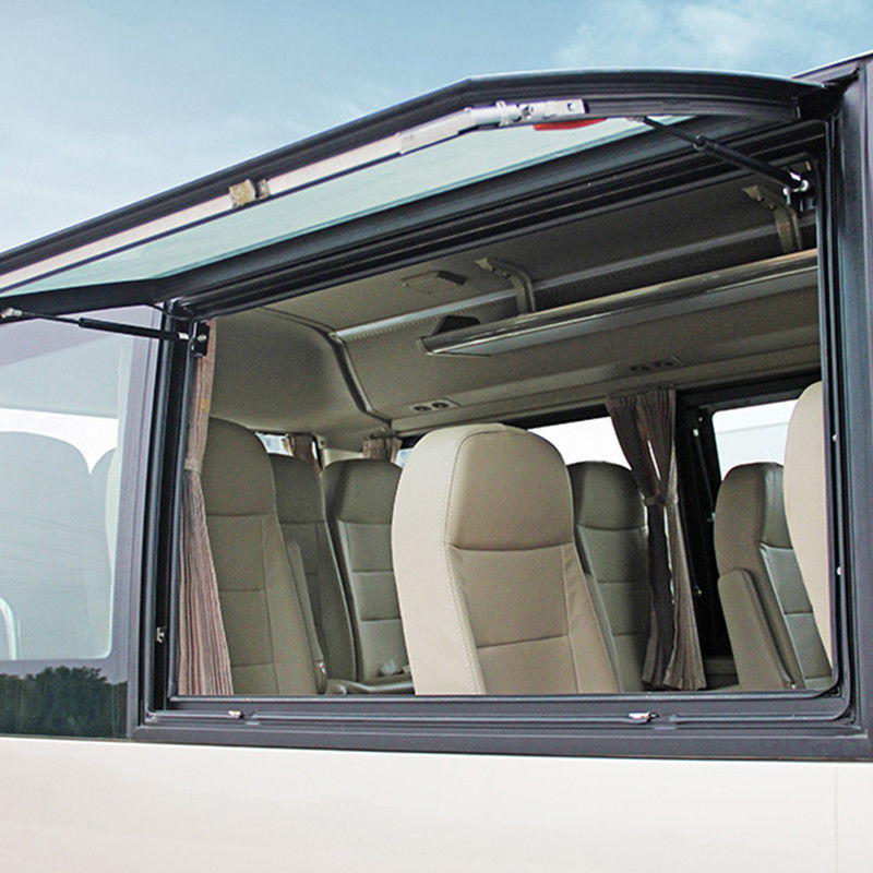 Compacte en duurzame minibus met afmetingen L x W x H mm 8040 x 2480 x 3160