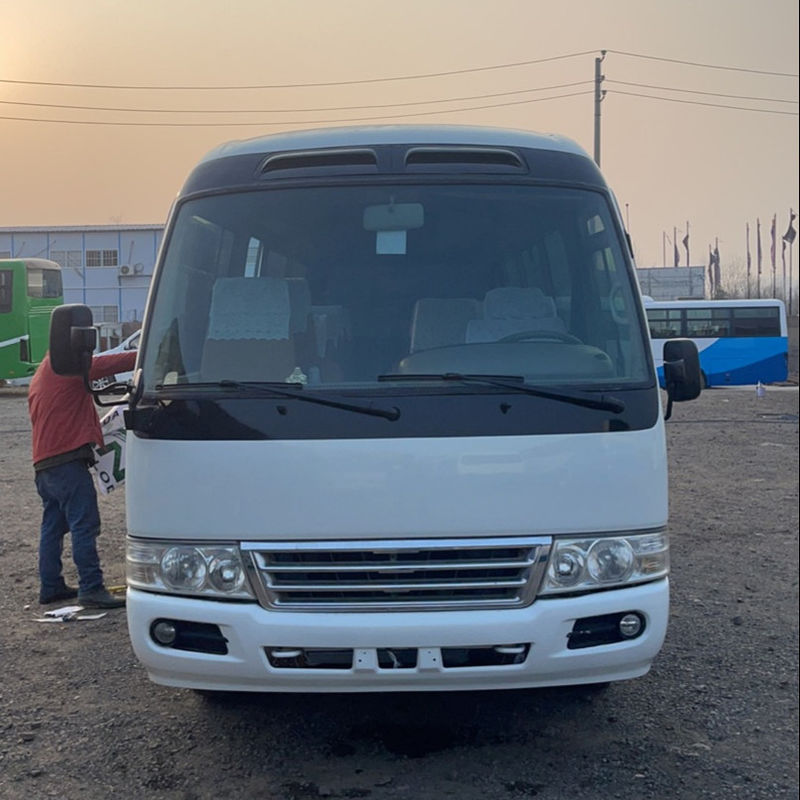 G.V.W. 6750kg redelijk gebruikte comfortabele speciale kleur achtbaan bus te koop