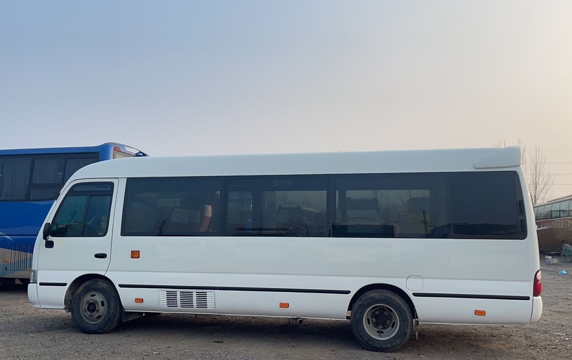 G.V.W. 6750kg redelijk gebruikte comfortabele speciale kleur achtbaan bus te koop