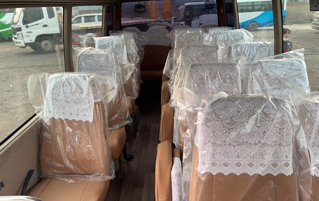 G.V.W. 6750kg redelijk gebruikte comfortabele speciale kleur achtbaan bus te koop