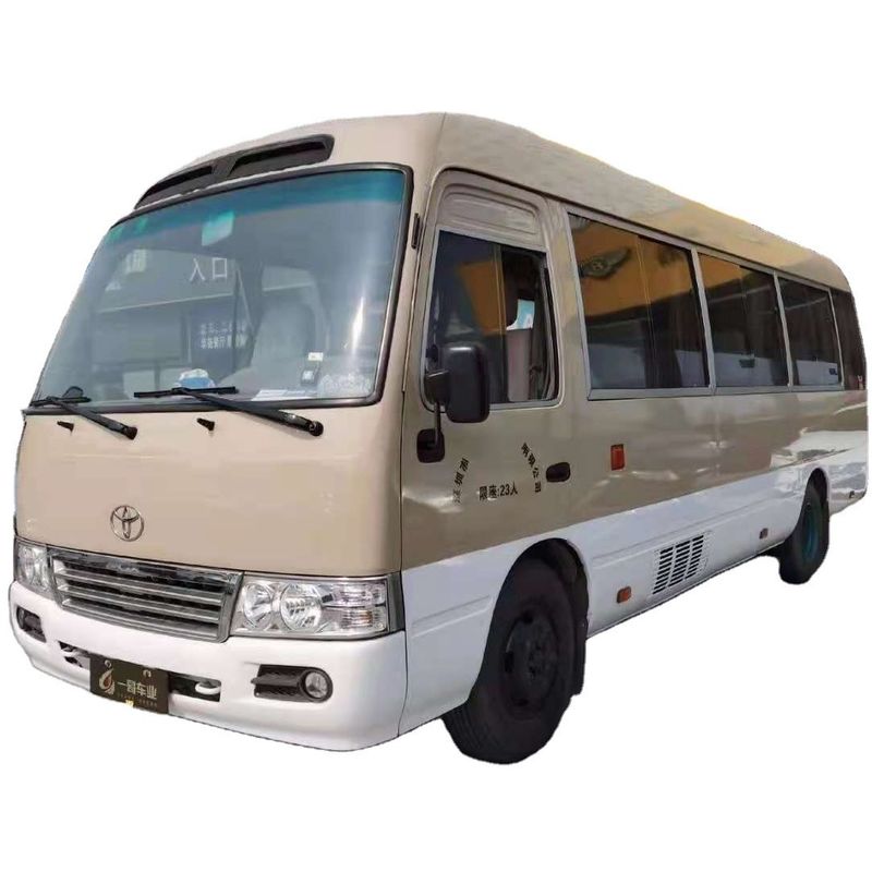 Toyota Coaster Diesel 30 zitplaatsen bus met handgeschakelde versnellingsbak en maximale snelheid van 120 km/u