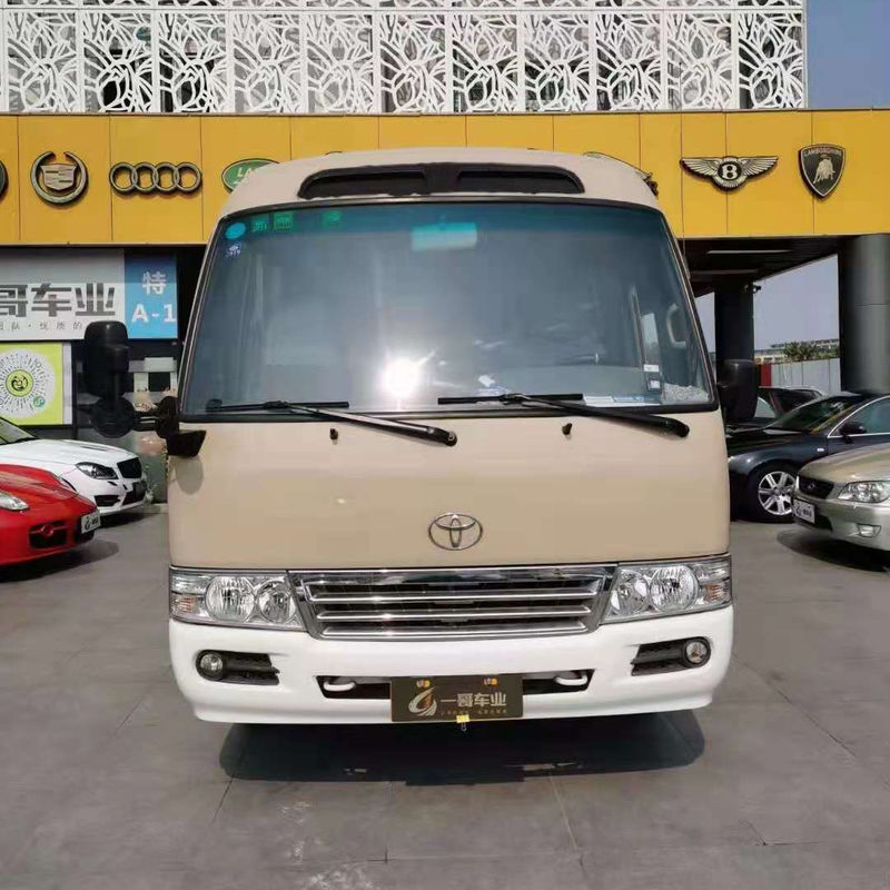 Toyota Coaster Diesel 30 zitplaatsen bus met handgeschakelde versnellingsbak en maximale snelheid van 120 km/u