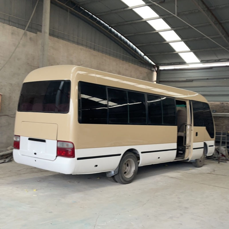 Toyota Coaster Diesel 30 zitplaatsen bus met handgeschakelde versnellingsbak en maximale snelheid van 120 km/u