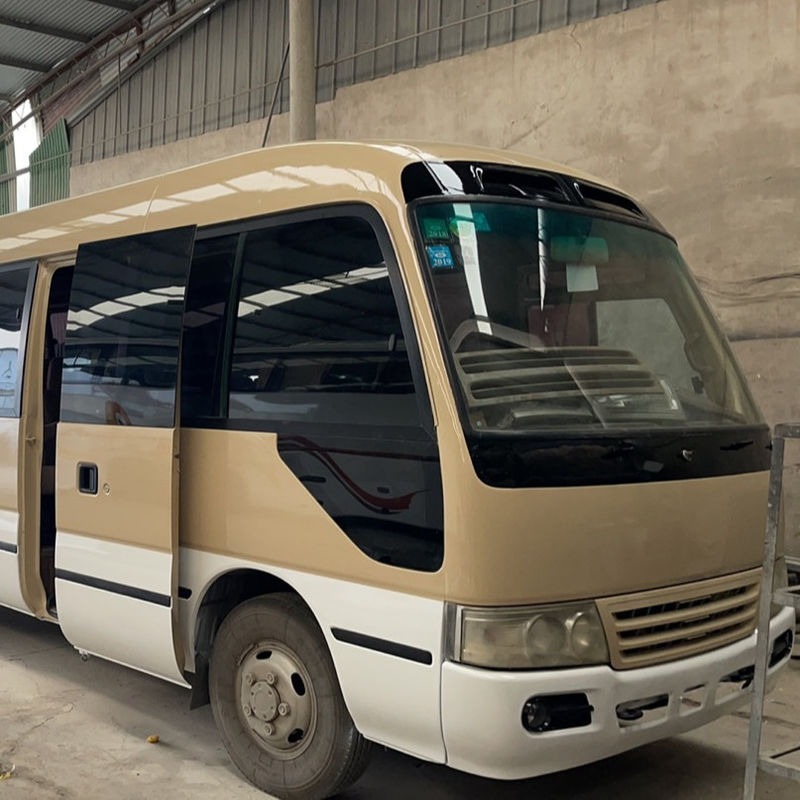 Toyota Coaster Diesel 30 zitplaatsen bus met handgeschakelde versnellingsbak en maximale snelheid van 120 km/u
