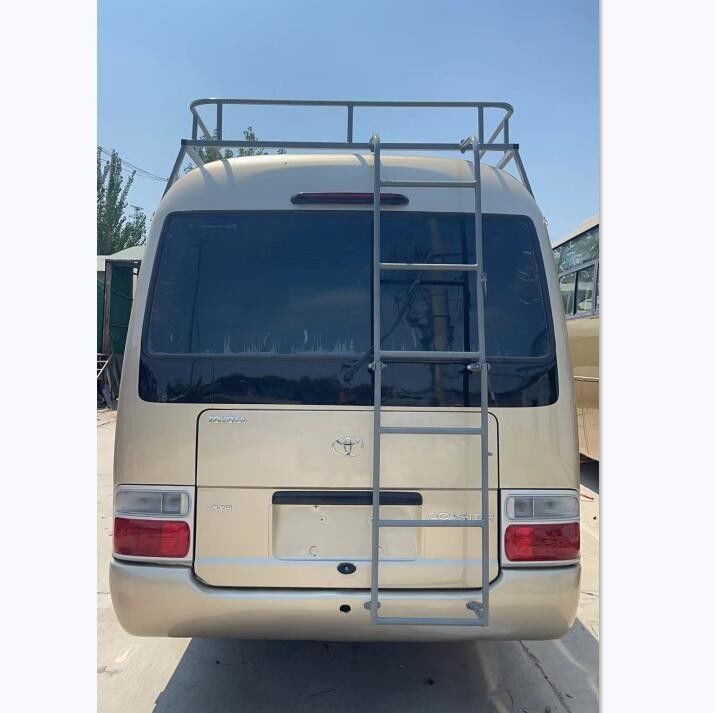 30 zitplaatsen TOYOTA Coaster Bus met 4 cilinders in lijn motor in uitstekende staat