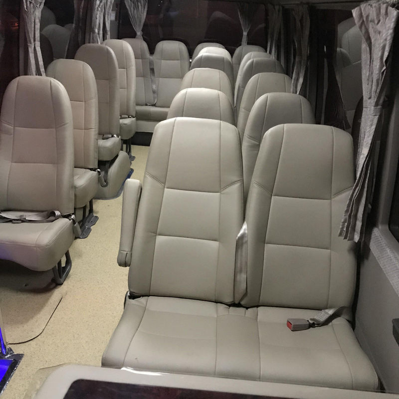 28 zitplaatsen Toyo ta Coaster Passagiersbus voor klantvereiste Excellent ontwerp