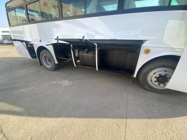 35 zitplaatsen Gebruikte luxe toertoercoachbus in Euro 2 emissie norm Klantvereiste