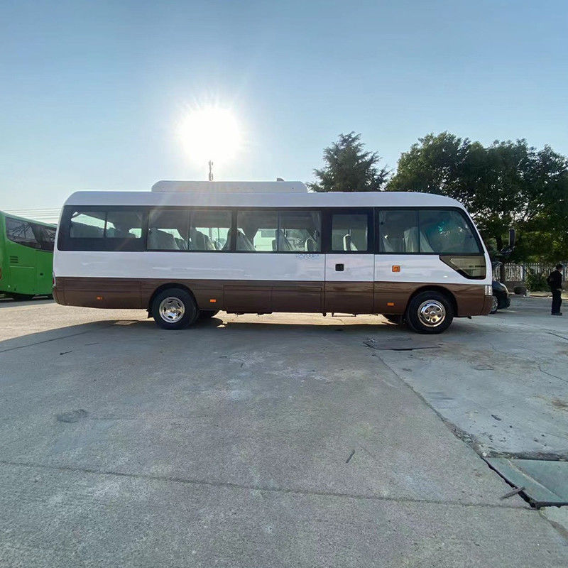 LHD RHD 30 zitplaatsen Toyo ta Coaster Bus met 70L brandstoftank en 4500-6700ml verplaatsing
