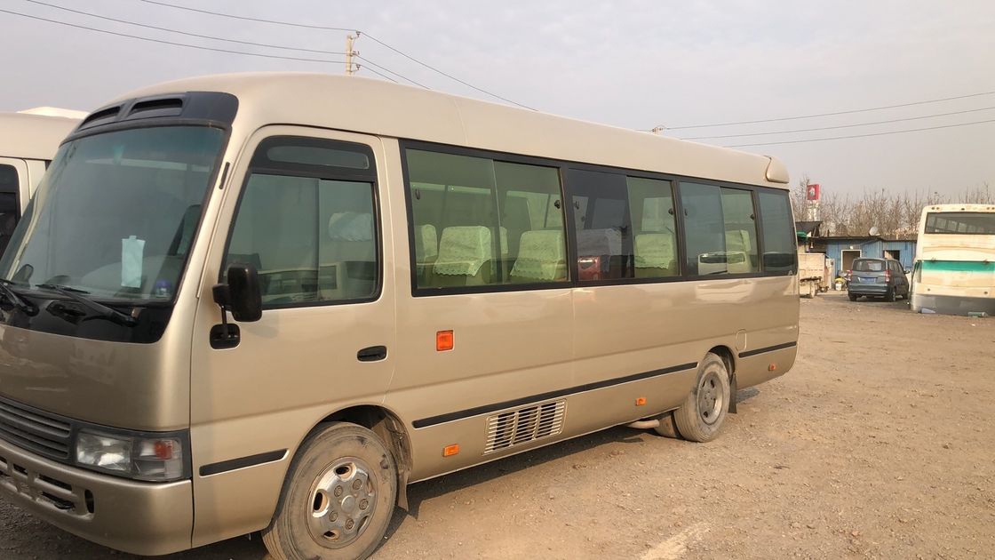 30 zitplaatsen Coaster bussen met handgeschakelde transmissie type en G.V.W kg van 5900 aan betaalbare prijs