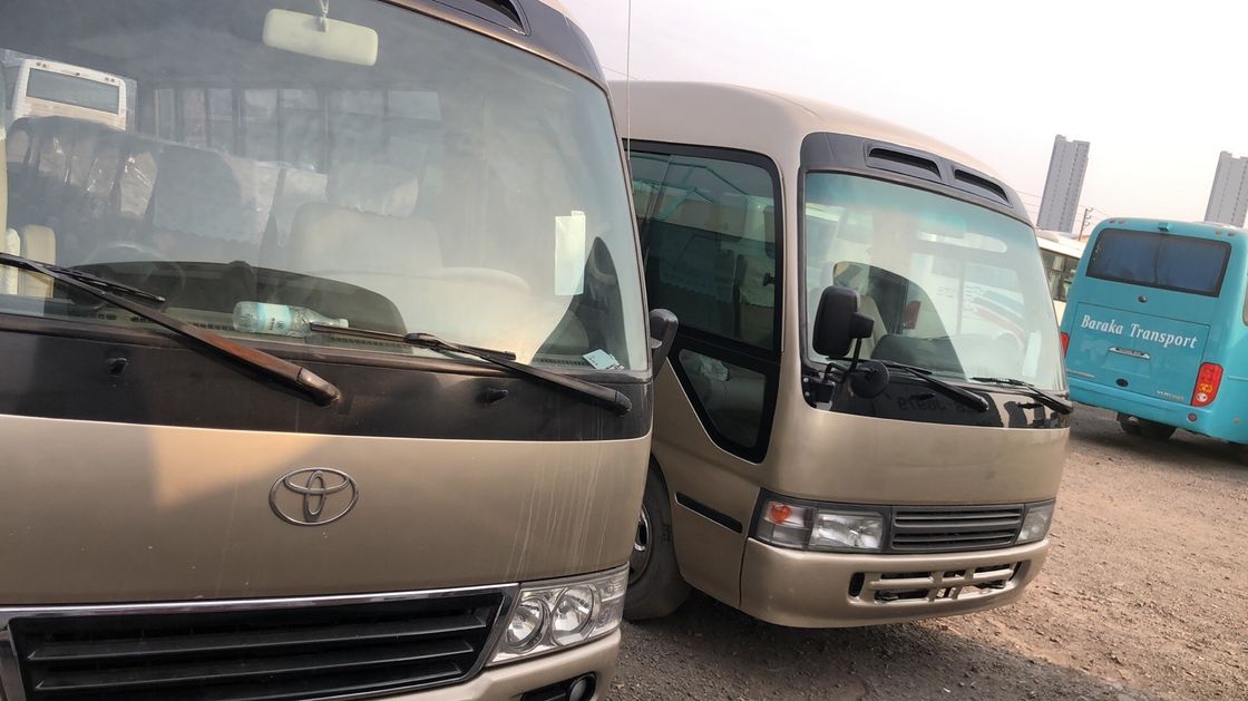 30 zitplaatsen Coaster bussen met handgeschakelde transmissie type en G.V.W kg van 5900 aan betaalbare prijs