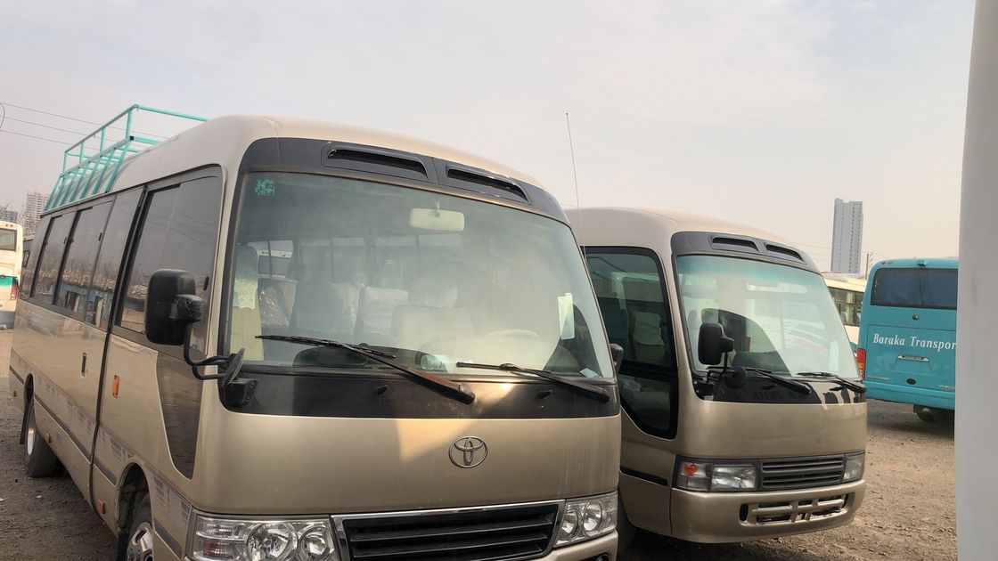 30 zitplaatsen Coaster bussen met handgeschakelde transmissie type en G.V.W kg van 5900 aan betaalbare prijs