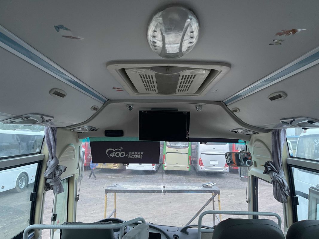 RHD LHD 45-50 zitplaatsen gebruikte Yu Tong Luxury City Coach Bus met 6 8L motorcapaciteit
