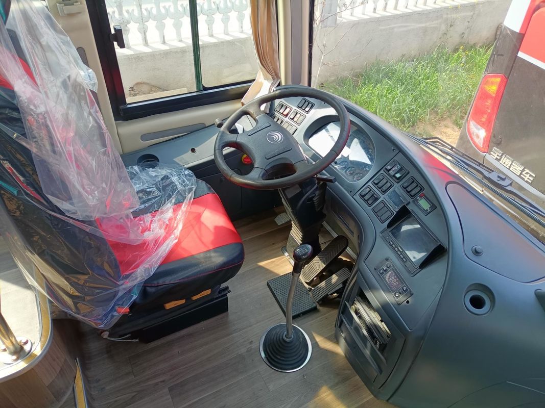 Gebruikte Yu tong 53 zitplaatsen Dieselbussen in Ghana Luxe bussen met airconditioning Uitgerust en aanbod