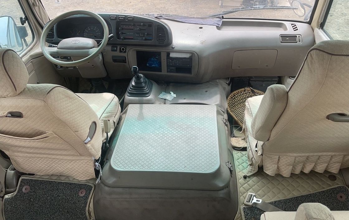 Gebruikte en tweedehands 26 zitplaatsen 29 zitplaatsen Bus Coaster Bussen met emissie Euro 3 Facultatief