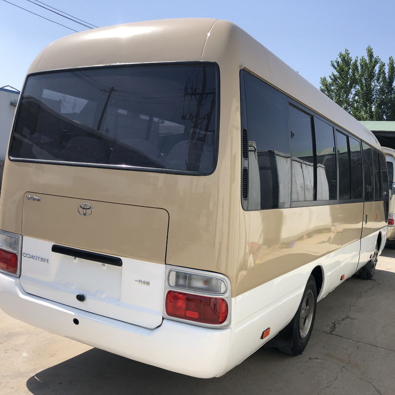 Goedkope gebruikte Toyota Coaster Bus met 30 zitplaatsen en dieselmotor in goede staat