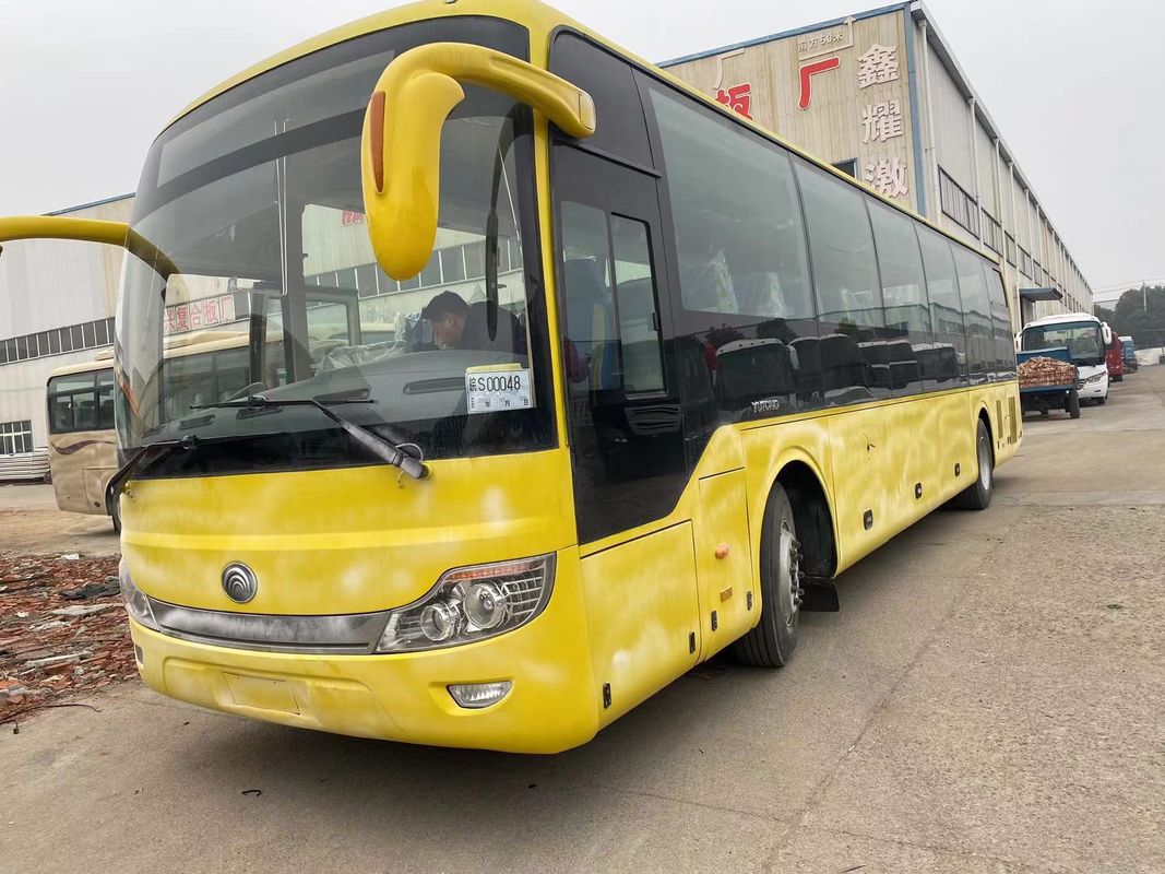 70 zitplaatsen gebruikte luxe busbus met dieselbrandstof en 6 8L motorcapaciteit
