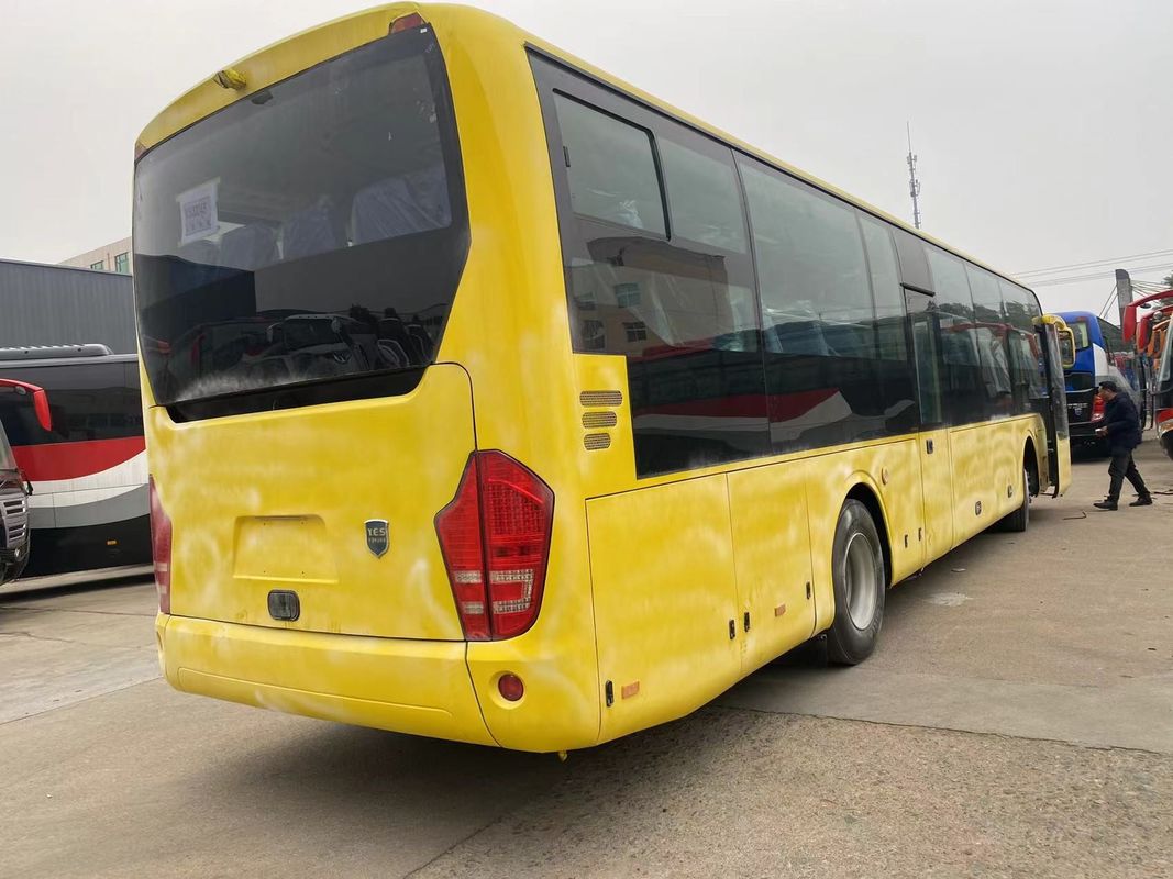 70 zitplaatsen gebruikte luxe busbus met dieselbrandstof en 6 8L motorcapaciteit