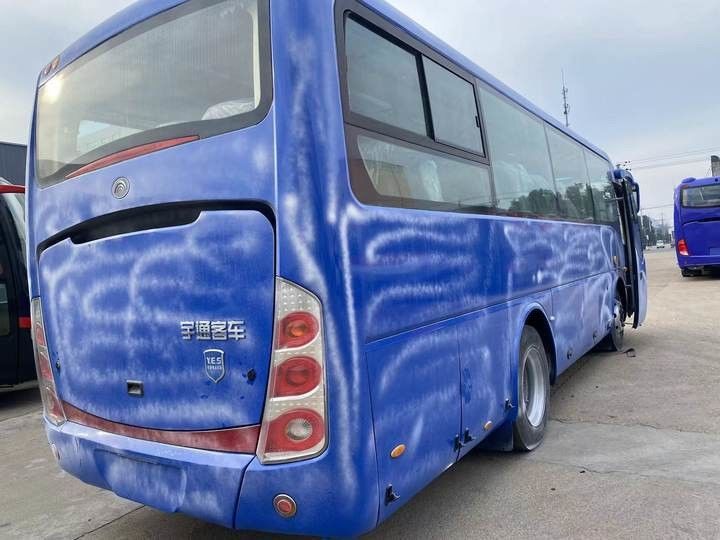 35 zitplaatsen Gebruikte bus Bus linksrijden Dieselmotor Yuchai Motor 8995*2490*3490mm