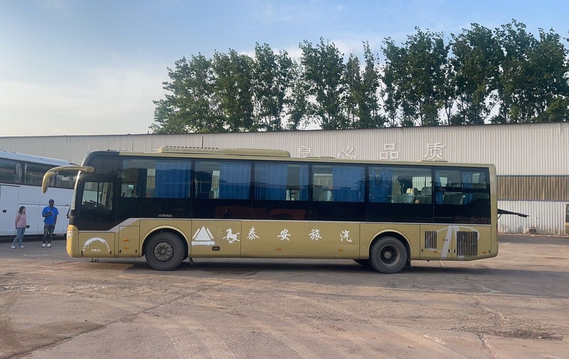 Brandstoftype Diesel Gebruikte 65 zitplaatsen Luxe coachbus in Nice Bussen