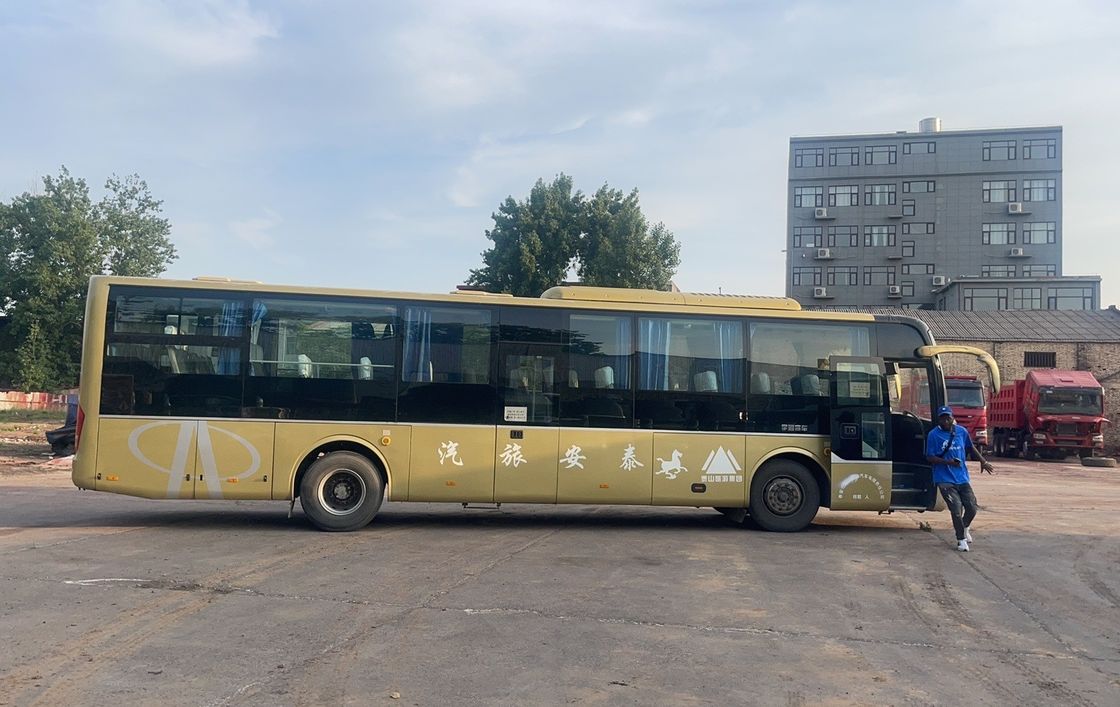 Brandstoftype Diesel Gebruikte 65 zitplaatsen Luxe coachbus in Nice Bussen