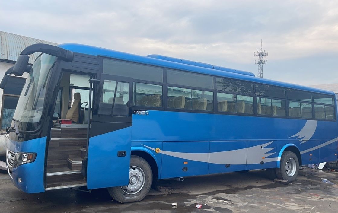 Gebruikte bus met 60 zitplaatsen RHD rechtsrijden en in goede staat