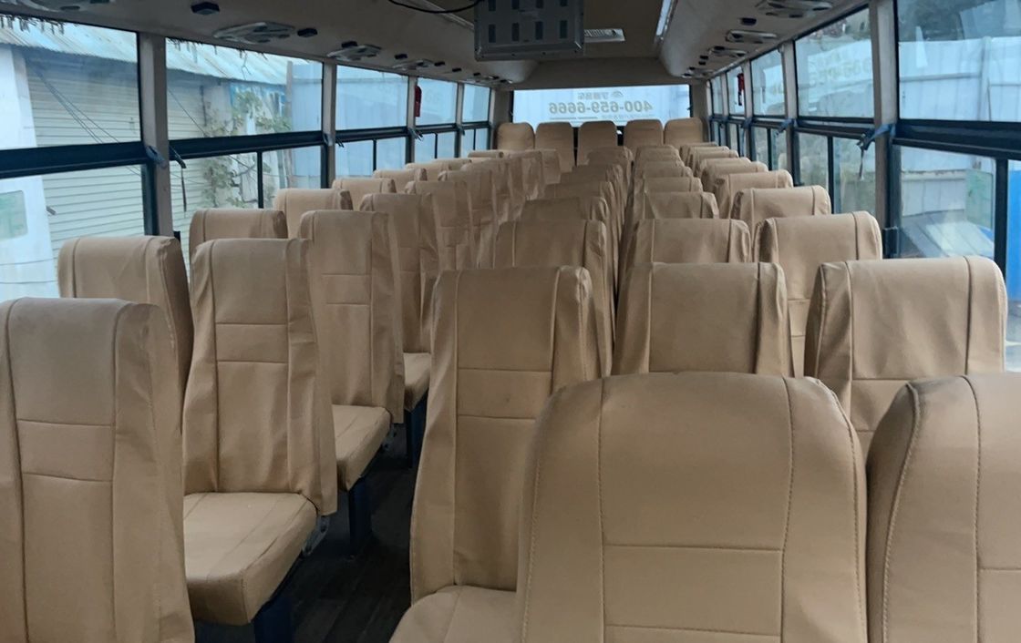 Gebruikte bus met 60 zitplaatsen RHD rechtsrijden en in goede staat