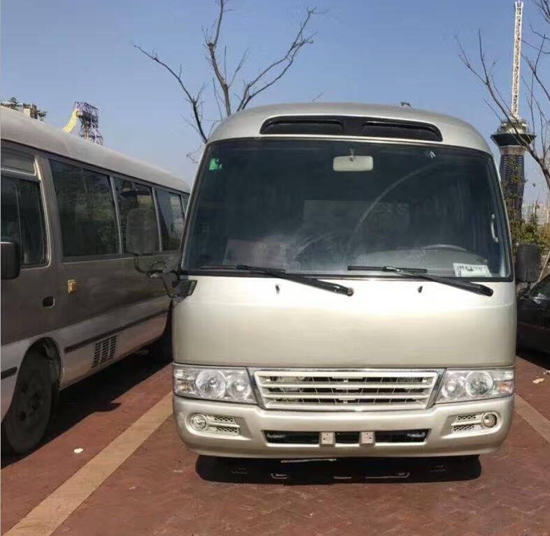 6990*2025*2600mm 120 Km/h Diesel Euro 3 Manuele achtbaan 30 zitplaatsen 7m Mini Gebruikte achtbaan Bus