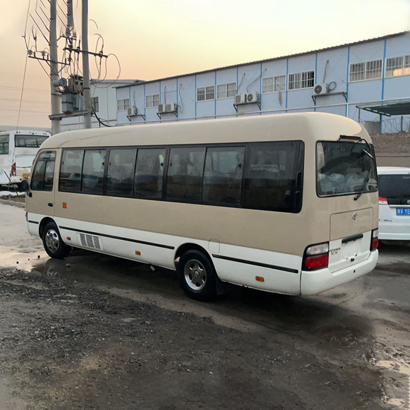 Gebruikte Toyota Coaster Bus met handgeschakelde transmissie en dieselmotor tegen betaalbare prijzen