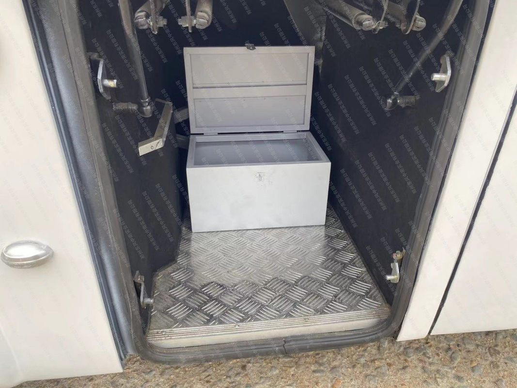 Gebruikte bussen gerenoveerd Youtong 55 zitplaatsen Coach Bus met interne toilet aandrijving Type LHD